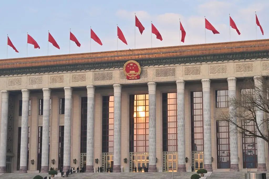 李強(qiáng)提到：新型儲(chǔ)能、“沙戈荒”、海上風(fēng)電